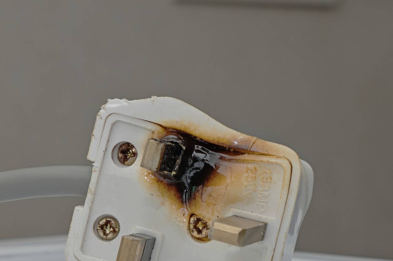 Signs Your Home Needs Electrical Rewiring | Mimiti