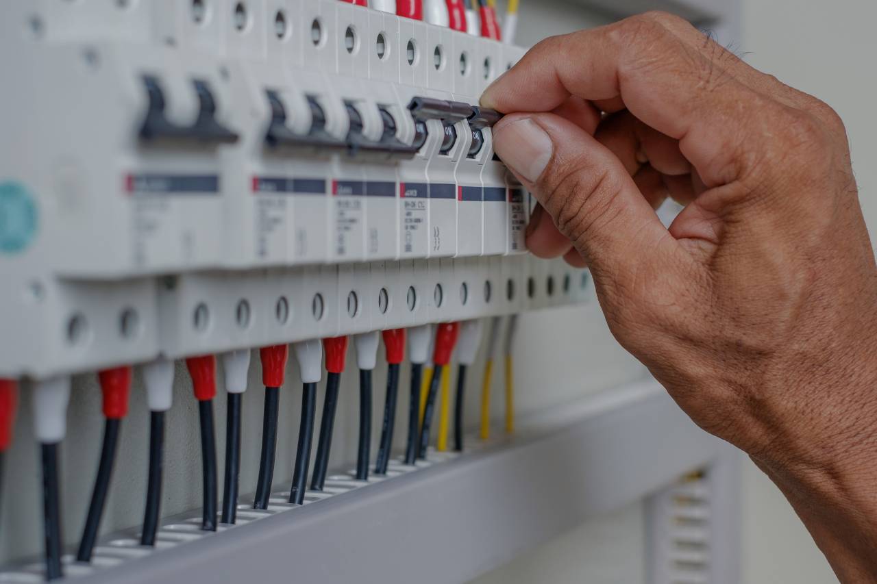 Signs Your Home Needs Electrical Rewiring | Mimiti