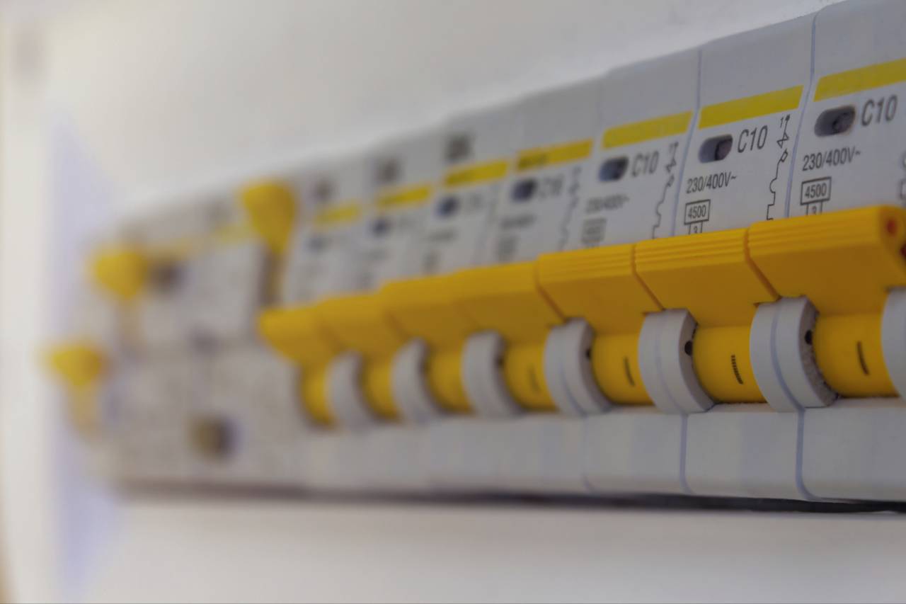 Signs Your Home Needs Electrical Rewiring | Mimiti
