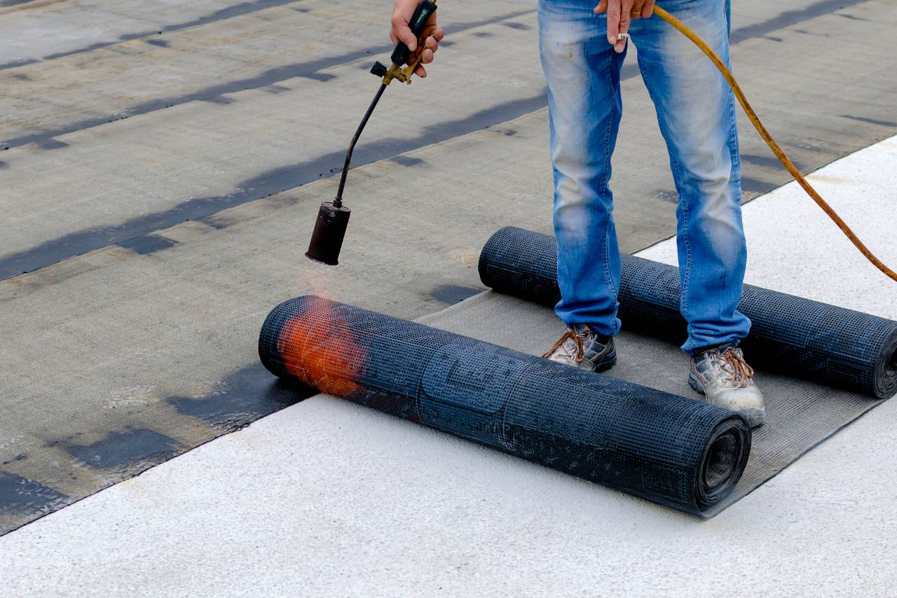 DIY vs Hiring a Building Contractor | Mimiti